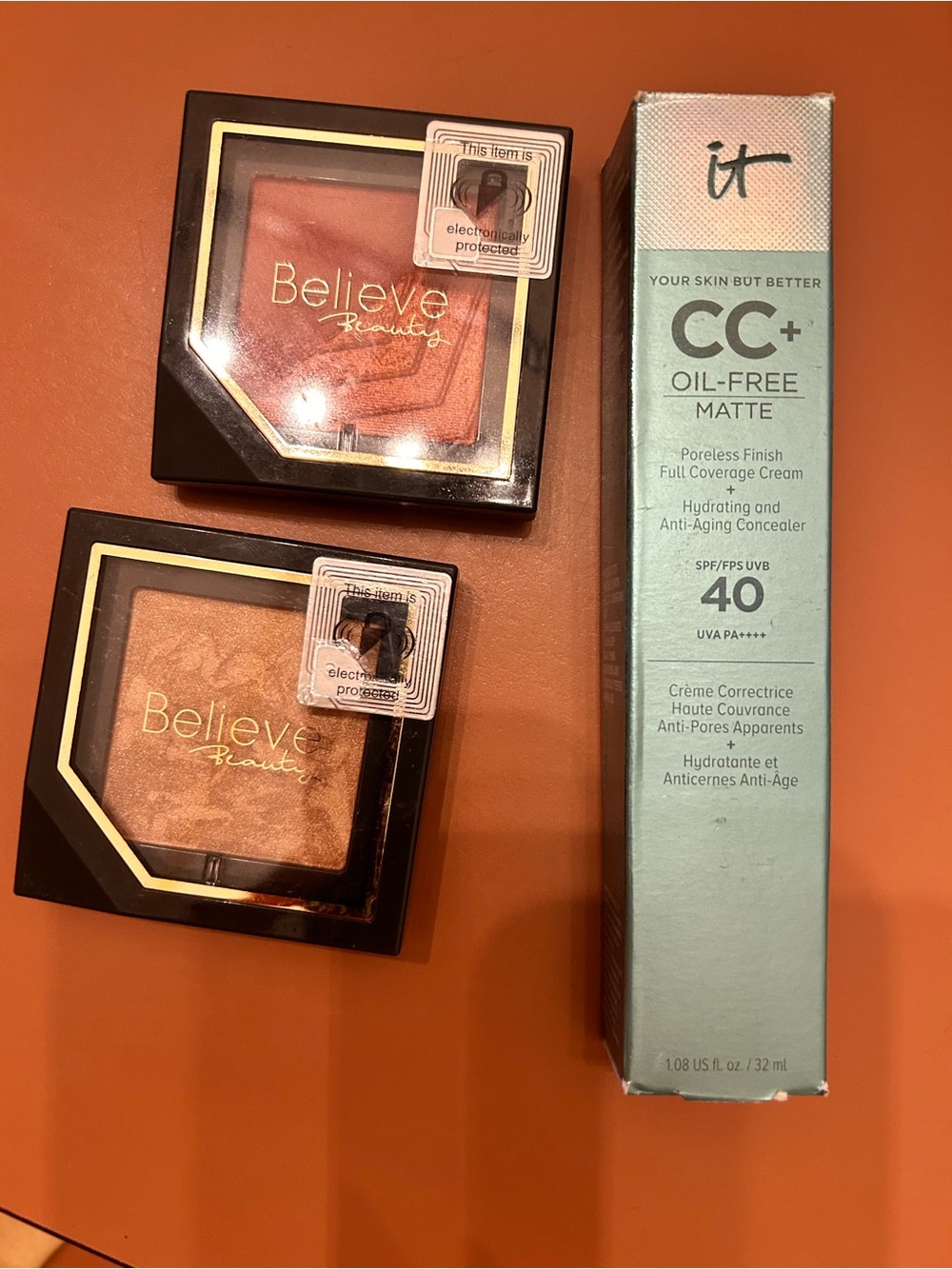 IT Cosmetics light foundation bundle w/ highlighter combos. Never used